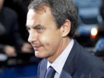 El presidente del Gobierno español, José Luis Rodríguez Zapatero, llega a una reunión extraordinaria en Bruselas