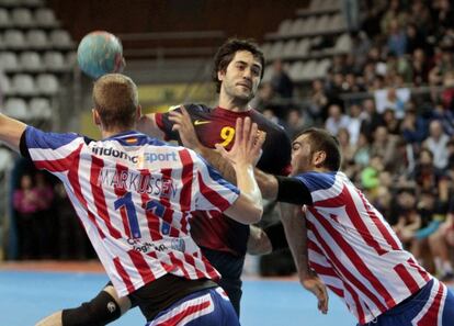 Raúl Entrerríos, durante un partido con el Barça.