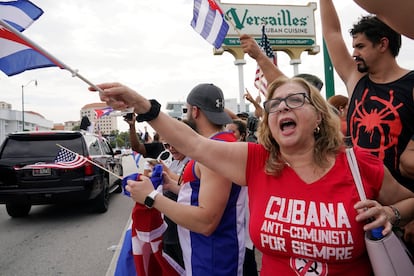 Exiliados cubanos se reúnen en el barrio de la Pequeña Habana de Miami, en una manifestación contra en Gobierno de Cuba, en julio de 2021.