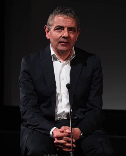 Sim, um dos comediantes mais populares de todos os tempos é Engenheiro Elétrico. Rowan Atkinson (Inglaterra, 1955), mais conhecido pelos mortais comuns como Mr. Bean, obteve o diploma em Engenharia Elétrica nas Universidades de Oxford e Newcastle e depois completou sua formação com uma pós-graduação no Queen´s College de Oxford. Mas seu destino no mundo do trabalho não teria muito a ver com a engenharia e quando, na mesma universidade, conheceu o roteirista Richard Curtis, começou a escrever roteiros de comédia com ele. Seria o começo de Mr. Bean. Na imagem, Rowan Atkinson após uma projeção de ‘Maigret’ no BFI & Radio Times TV Festival em Londres, em 2017