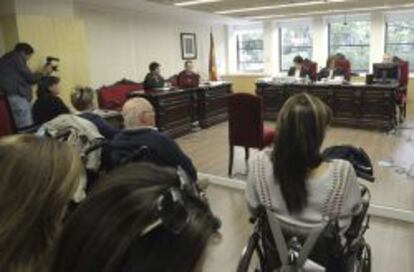 Fotografía de archivo (14/10/2013) del juicio contra la farmacéutica Grünenthal, fabricante del fármaco de la talidomida.