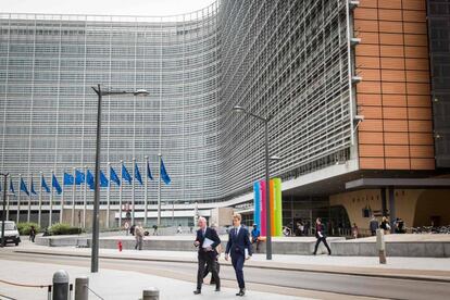 El jefe del equipo negociador de la UE, Michel Barnier, a las puertas de la Comisión Europea / AFP PHOTO / Aurore Belot