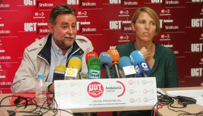 Francisco Fernández con Isabel Araque, líder en Córdoba de UGT.
