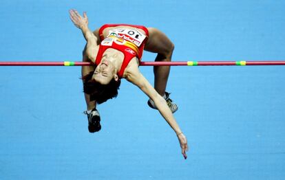 Beitia, en la final del Campeonato Europeo de Atletismo en Pista Cubierta de Madrid, en 2005. La atleta consiguió la medalla de plata con una marca de 1,99 metros.