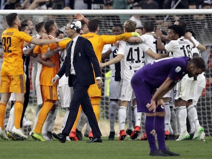 Los jugadores de la Juve celebran el scudetto tras ganar 2-1 a la Fiorentina.