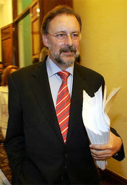 El presidente de la Comisión de Justicia, Álvaro Cuesta.