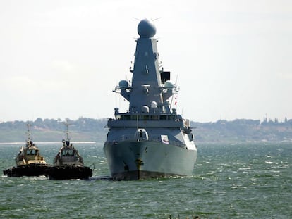El 'HMS Defender', de la Armada Real británica, llega al puerto de Odesa el pasado 18 de junio.