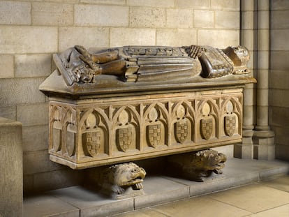 El sepulcro original del vizconde Álvaro, hoy en The Cloisters (Nueva York).