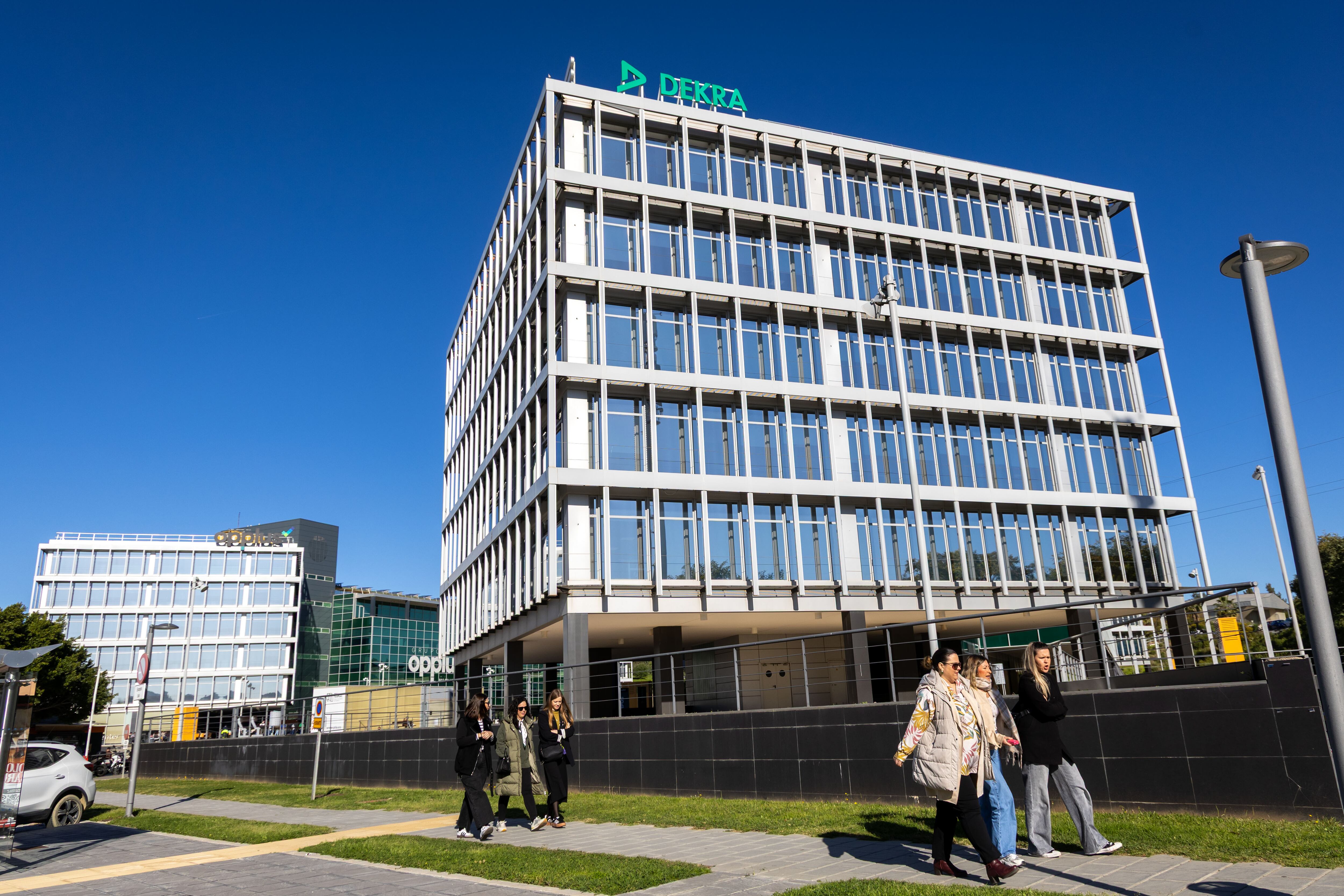 Edificios de Dekra y del grupo Opplus en Málaga TechPark, Parque Tecnológico de Andalucía. 