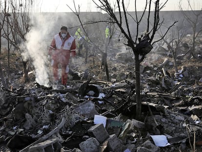 El accidente de un avión de Ucrania en Irán, en imágenes