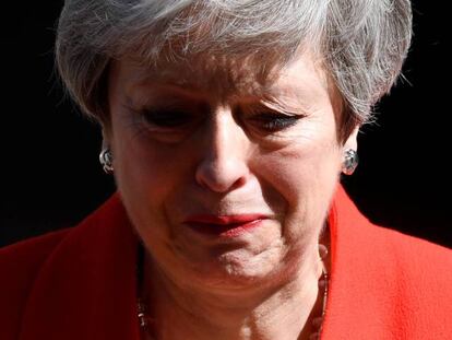 Theresa May, durante el anuncio de su dimisión, este viernes.