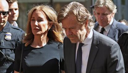 Felicity Huffman, junto a su marido, William H. Macy en Boston, el pasado septiembre.