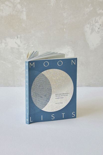 Moon Lists, la agenda en la que se propone al usuario 18 meses de ejercicio para el desbloqueo emocional.