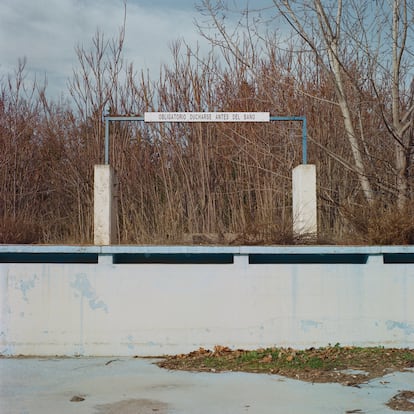 In the 'Aftersun' project, Viladoms visited some 50 locations, but ruled out including vandalized parks or graffiti.