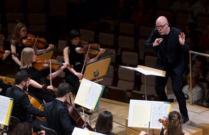 El director Baldur Brönnimann, en una imagen del concierto Focus de la Orquesta y Coro Nacionales de España del viernes 2 de junio.