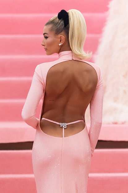 Hailey Bieber, de Alexander Wang, en la Gala MET 2019.