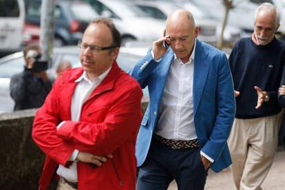 El juez Aláez con chaqueta azul el pasado julio