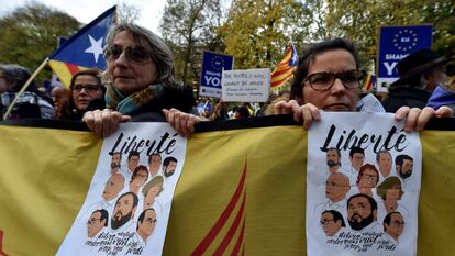 Manifestación en Bruselas en apoyo de los exconsejeros encarcelados.