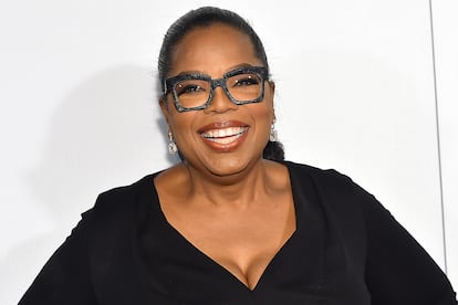 Oprah Winfrey (64 años)

"Vivimos en una sociedad obsesionada con la juventud que continuamente nos dice que no somos jóvenes, que no resplandecemos, que no somos atractivos, que no importamos. Me niego a dejar que ese sistema o una cultura o una visión distorsionada de la realidad me diga que no valgo la pena", dijo la periodista en su revista.