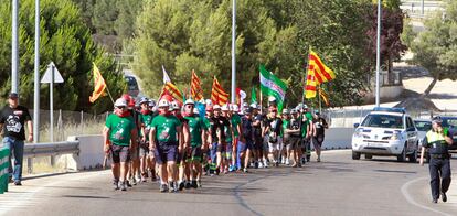 Mineros de la cuenca de Aragón a su llegada esta tarde a Aravaca, en Madrid