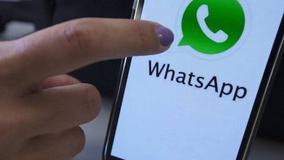 WhatsApp bloquea el envío de fotos falsas.