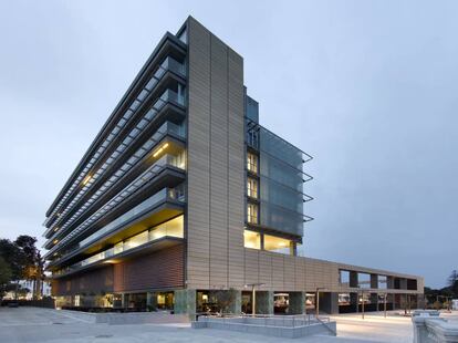 El actual parador de Cádiz, de 2012, obra del arquitecto Luis Collantes.