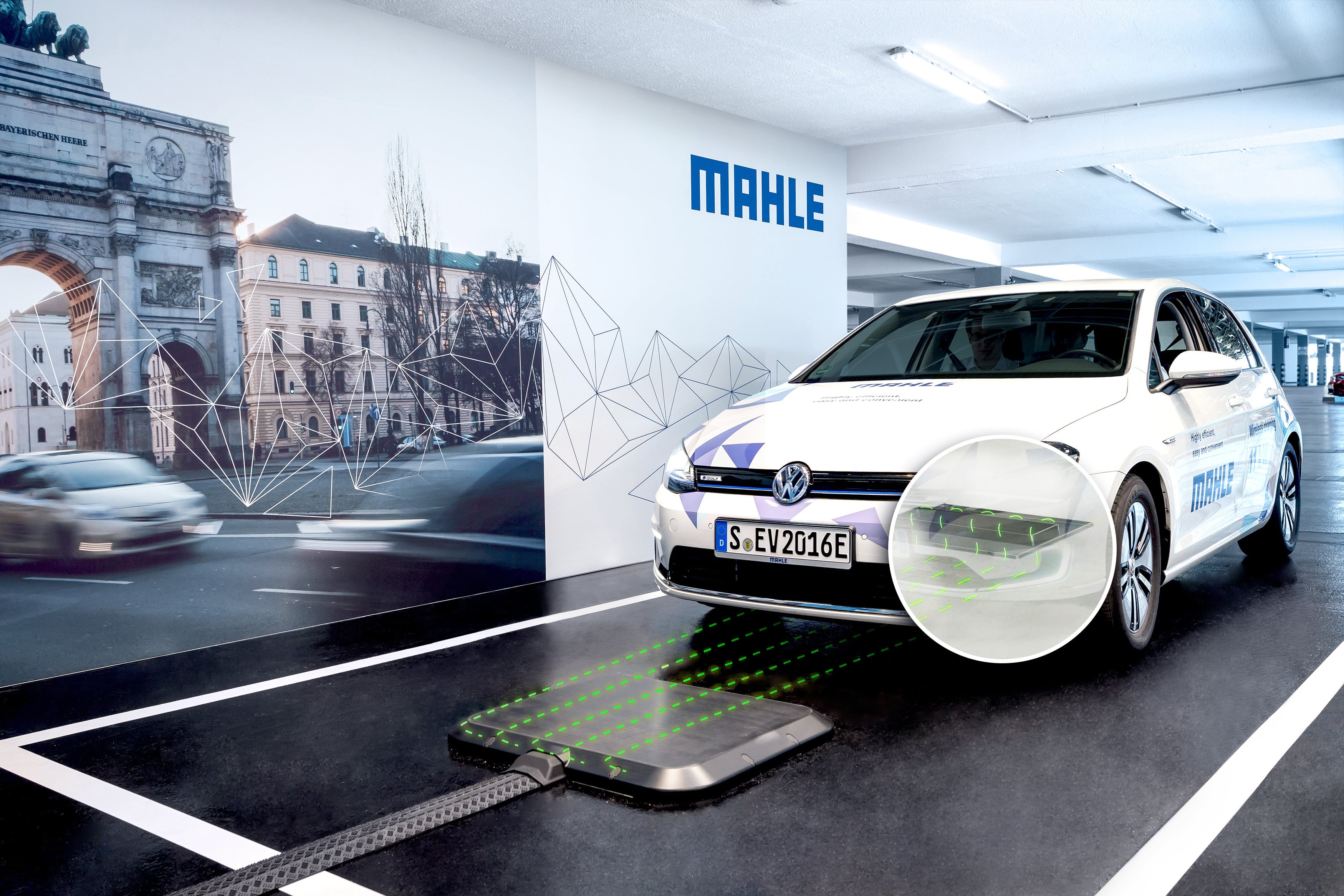 Coche de carga inalámbrica del fabricante Mahle.