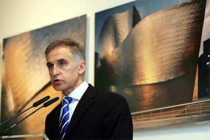 El director del Museo Guggenheim de Bilbao, Juan Ignacio Vidarte, durante la rueda de prensa de ayer.