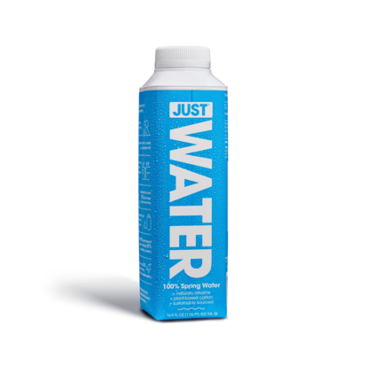 Envase de Just Water  fabricado con un 82% de material vegetal.