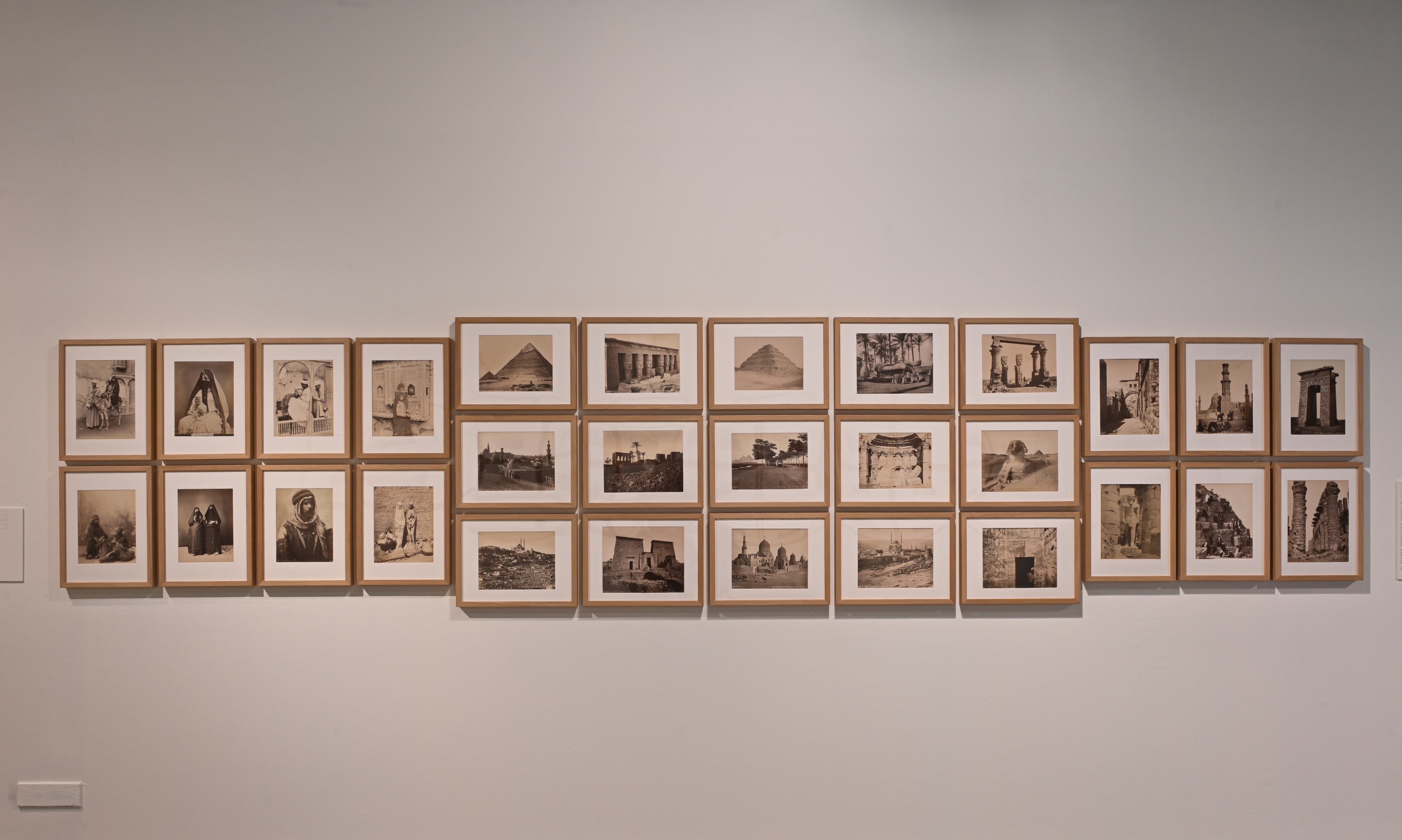 Fotografía, o calotipos, de Egipto en la exposición  'El sueño de la razón. Del Siglo de las Luces a la inteligencia artificial'.