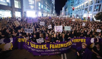 Manifestación por el Día Internacional de la Mujer en la Gran Vía el 8 de marzo de 2017. 