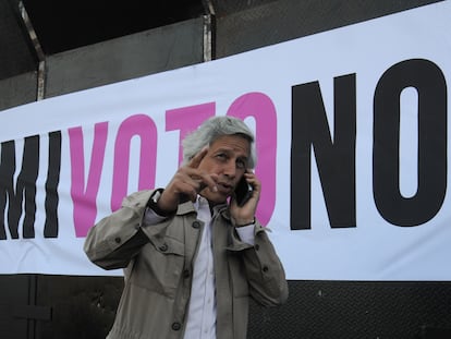 Claudio X. González durante la manifestación contra la reforma electoral, el 26 de febrero en el Zócalo capitalino.