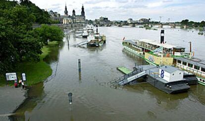 Vista, ayer, de la ciudad alemana de Dresde, que ha sufrido inundaciones por la crecida del Elba.