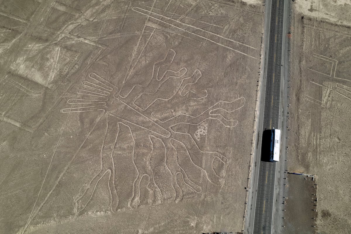Al menos 13 turistas mueren en un accidente de avioneta sobre las Líneas de Nazca, en Perú