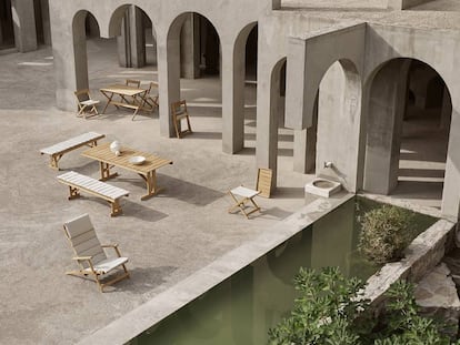 Colección Carl Hansen & Søn para exterior diseñada en madera de teca certificada por FSC®, que garantiza la gestión responsable de los recursos forestales. |