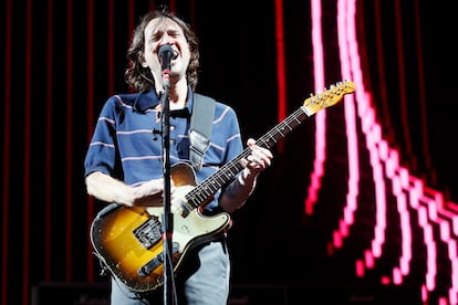 El guitarrista John Frusciante, de Red Hot Chili Peppers, durante el concierto.