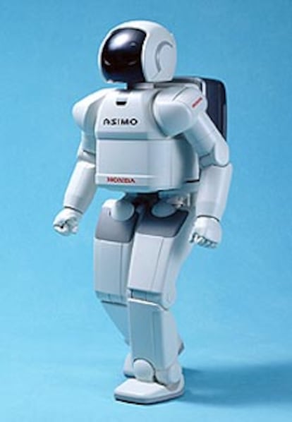 Asimo, es el nombre de un autómata capaz de caminar y reconocer a quien le rodea.