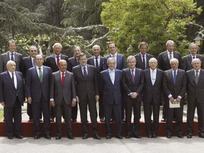 Mariano Rajoy posa en Moncloa en 2014 con los principales empresarios