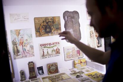 Carteles del fabricante de chocolate Matías López en el Museo del Chocolate de Estepa, en Sevilla.