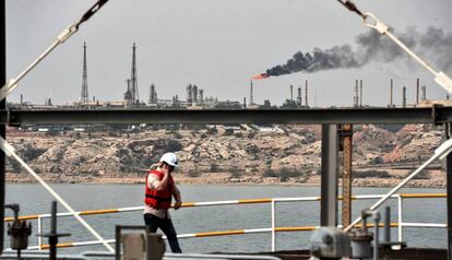 Imagen del pozo petrolero de la isla de Kharg en la costa de Irán.