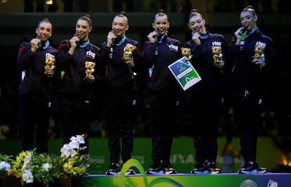 Las gimnastas españolas tras ganar la medalla de bronce en Río, la madrugada de este domingo.