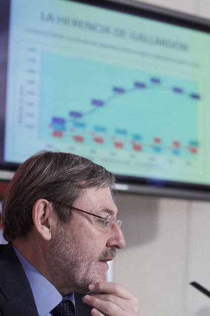 Lissavetzky presenta sus propuestas económicas en su sede electoral en la calle Ferraz.