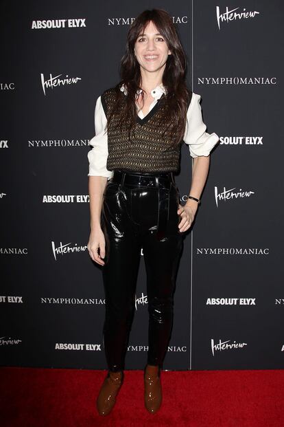 Charlotte Gainsbourg apuesta por Louis Vuitton en el visionado de Nymphomaniac esta semana en Nueva York. Un desenfadado conjunto con el que ocupa una posicin aventajada esta semana.