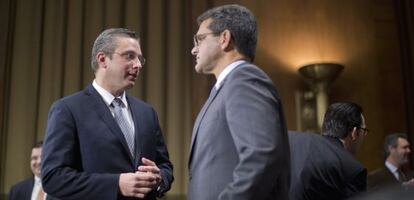 El gobernador Alejandro Javier Garcia Padilla, a la izquierda, junto al representante de Puerto Rico en el Congreso de EEUU, Pedro Pierluisi, este martes en Capitol Hill en Washington.