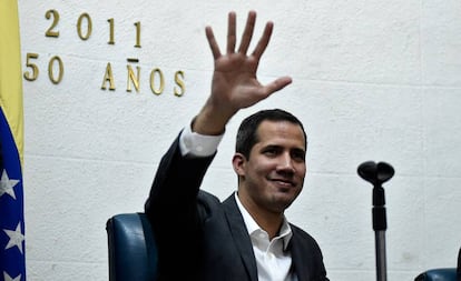 Guaidó, em reunião com os sindicatos do funcionalismo