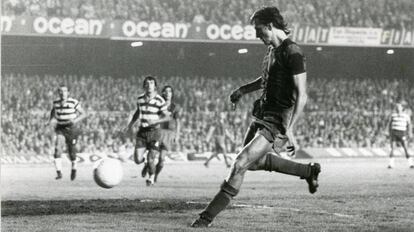 El primer gol de Cruyff en la victoria (4-0) del Barça contra el Granada el día del debut del holandés.