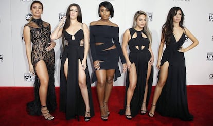 El grupo Fifth Harmony. Lauren Jauregui es la segunda por la izquierda.