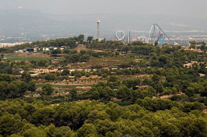 Vista de los terrenos destinados a BCN World, junto al parque Port Aventura.