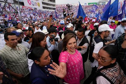 La candidata presidencial Xóchitl Gálvez llega a su mitin de apertura de campaña en Irapuato, en el Estado de Guanajuato, el viernes 1 de marzo de 2024.