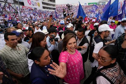 La candidata presidencial Xóchitl Gálvez llega a su mitin de apertura de campaña en Irapuato, en el Estado de Guanajuato, el viernes 1 de marzo de 2024. 